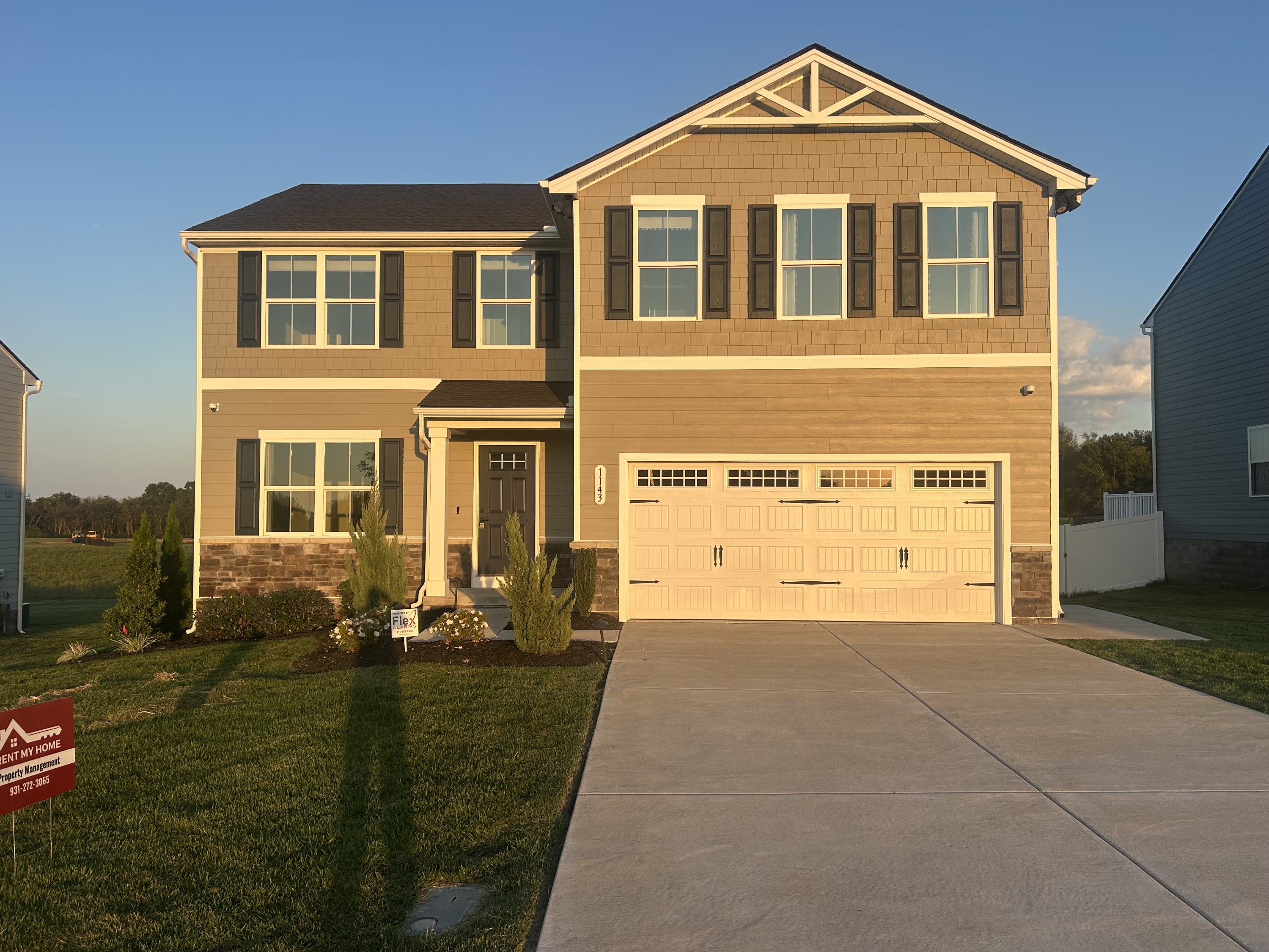 1143 Lisenbee Way